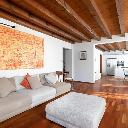 San Michele House アパート *