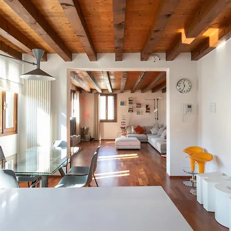 San Michele House アパート